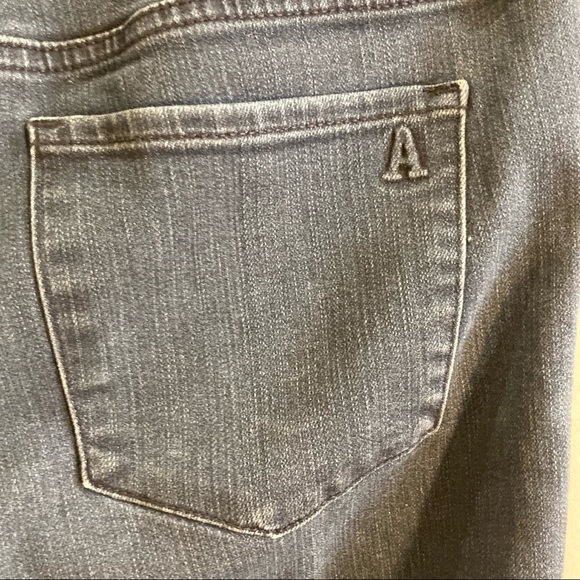 ARTICLES OF SOCIETY Sz 30  Skinny Mid-Rise Sarah Burton Wash Jeans - Picture 5 of 10